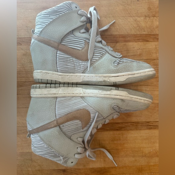 Cream Nike Wedge Platforms with Rose Gold Swoosh size 7.5 Women’s - Picture 5 of 8